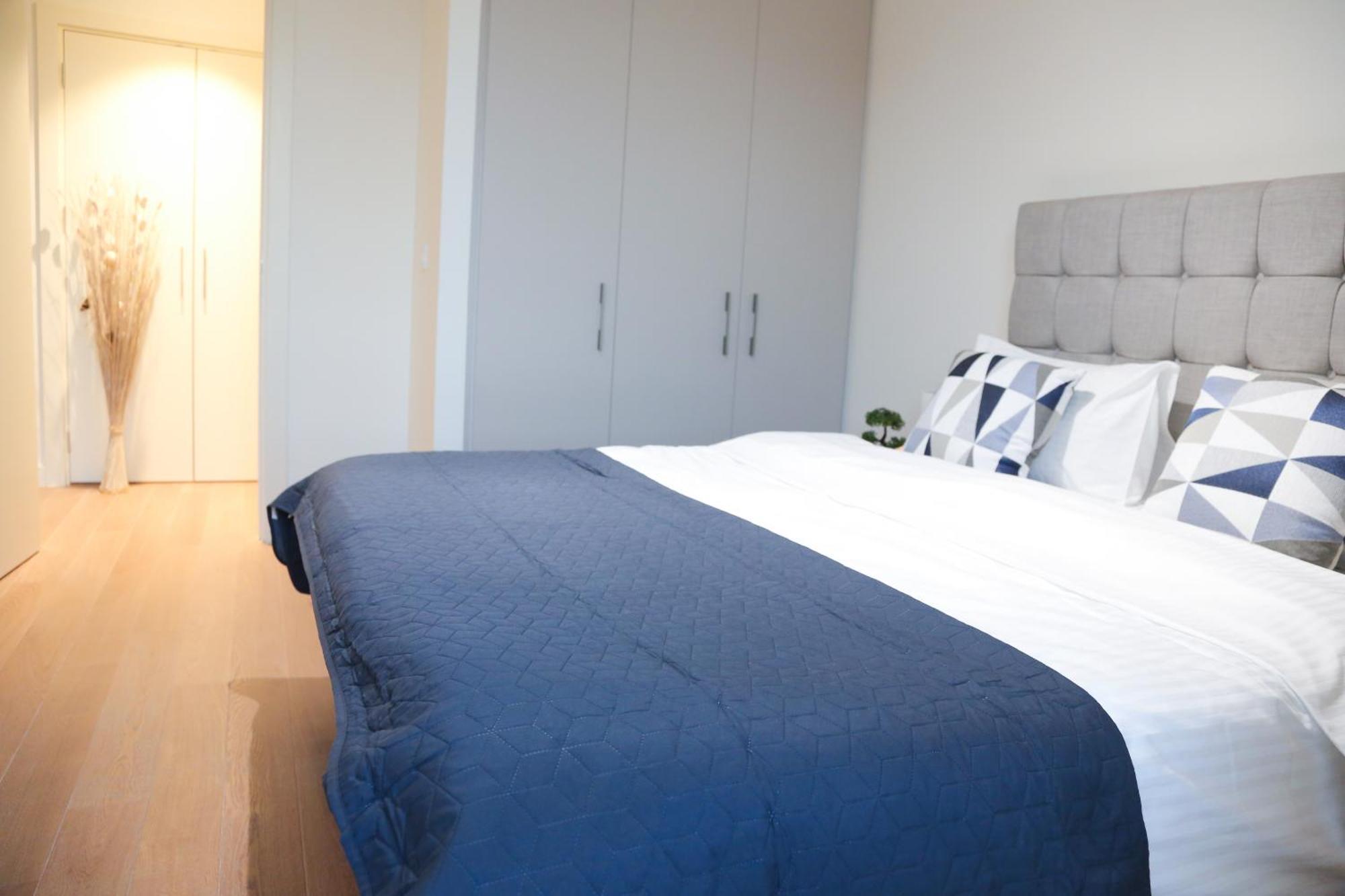 Waterfront - Art Apartment